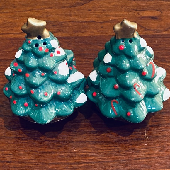 🎄NWOB Christmas Tree Ceramic Salt & Pepper Shakers - Picture 6 of 7